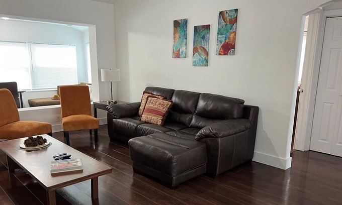 Parkside House | 1820A Beautiful Cozy House Close To Everything