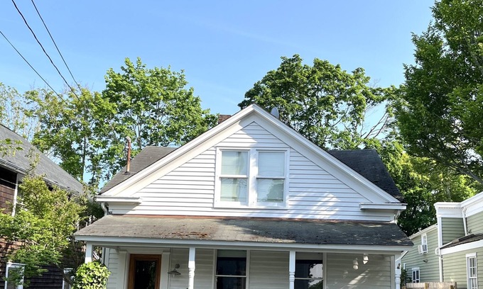 Sag Harbor Cottage | 1865 Cottage, Designer Cottage - Walk to Main Street, Sag Harbor Village