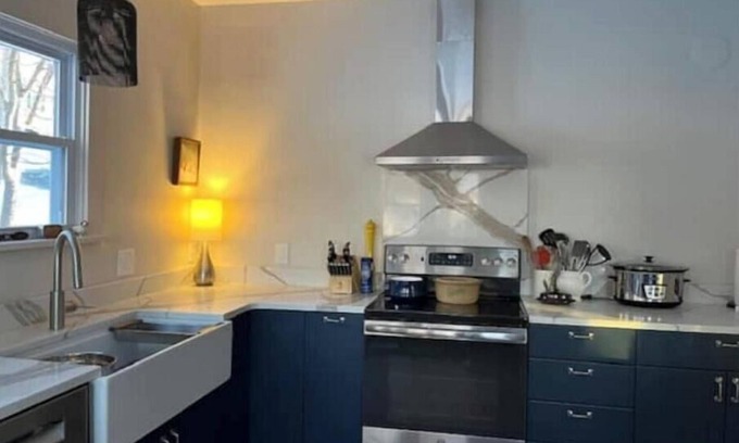 Adams House | 1890 House