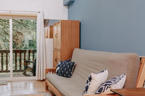 Glacier Apartment | 18SLL - Newly Remodeled - Sleeps 4 - Fireplace - WithD condo