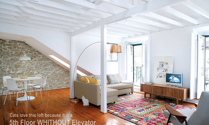 Santa Maria Maior House | - 18th Century Loft -