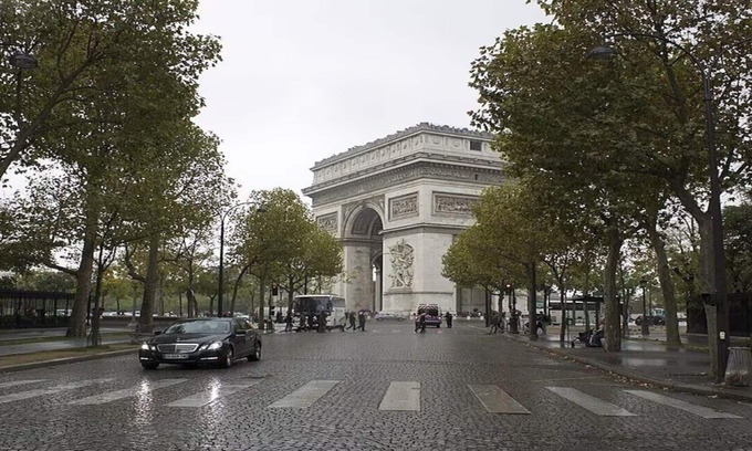 Faubourg-du-Roule Apartment | 19 Ave Hoche -90m² Full Concierge/Stunning Views- Modern & Crisp!