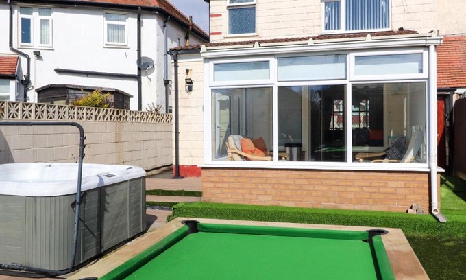 Thornton-Cleveleys House | 19 Slinger Road