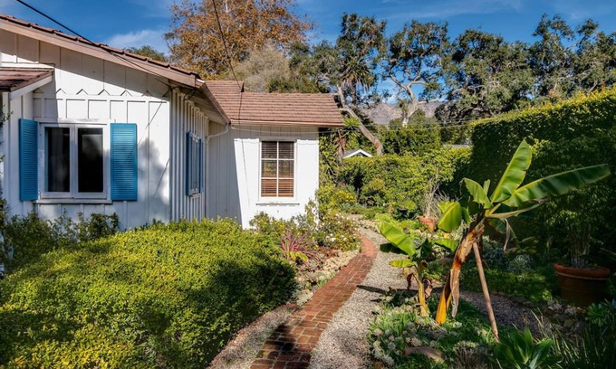 Montecito House | 1920’s Montecito Hedgerow Cottage