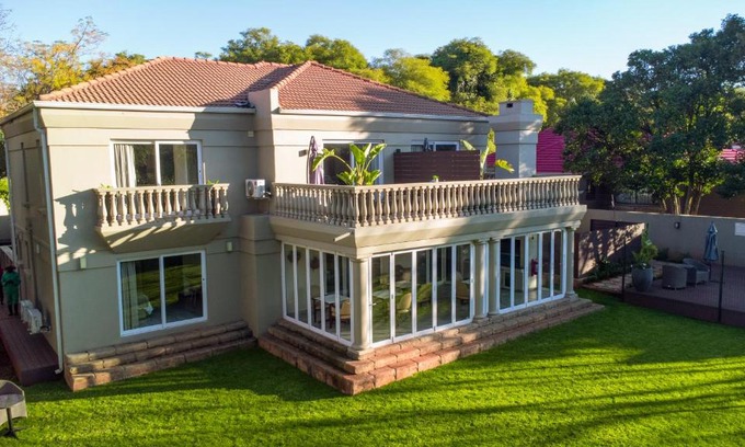 Greater Johannesburg Metropolitan Area House | 1945 on Kloof Guesthouse