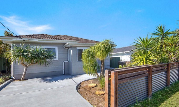 Ettalong Beach House | 198 Escape - 200m to waterfront