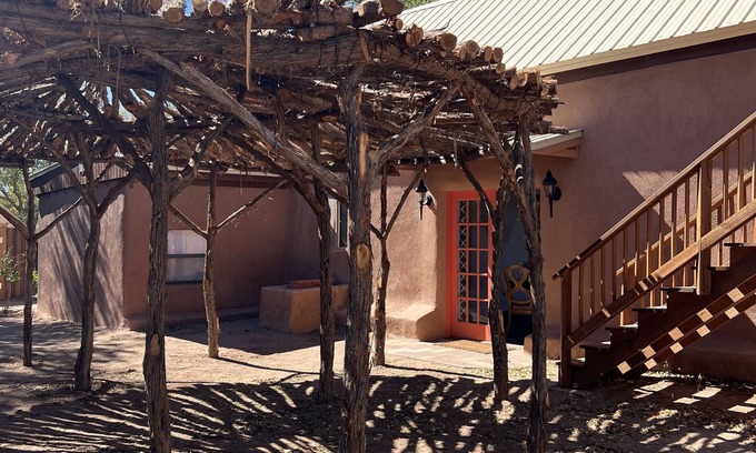 Cerrillos House | 19th Century casita & historical little town for the whole family! n-sleeps 6
