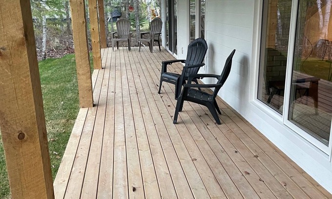 Lac du Bonnet Cottage | 19TH HOLE on the 13th of Granite Hills, HOT TUB large luxury cabin, Sleeps 14+