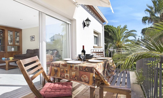 Calella de Palafrugell Villa | 1ALB 01 - Apartment for 6 people located in Calella de Palafrugell, just 350m from the beach