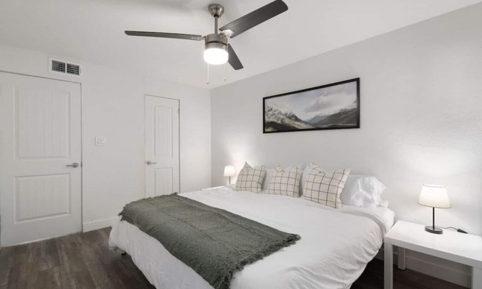 Truman Terrace Apartment | 1BR Apt. + Parking | Steps from Phoenix Art Museum