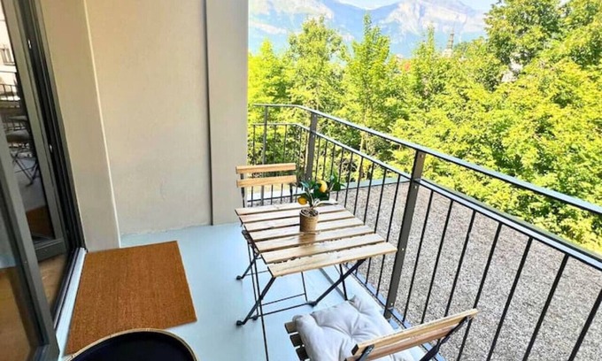 Saint-Gervais-les-Bains Apartment | 1BR Flat at St Gervais with Mountain Views