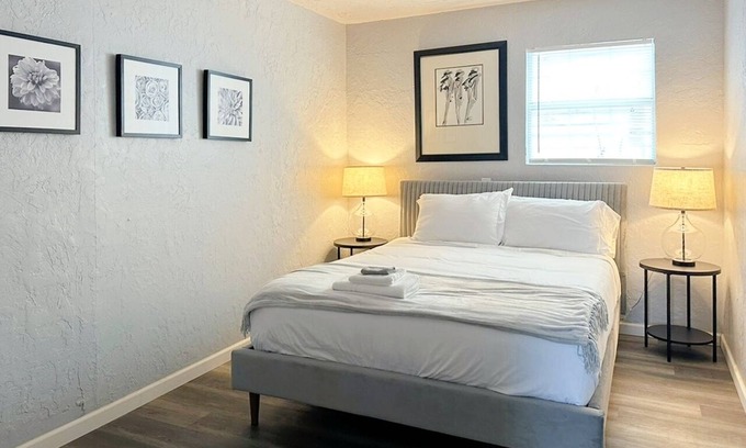 Central Oklahoma City Apartment | 1BR Holiday Studio w Kitchenette + Queen Bed #20B