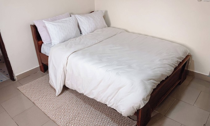 Labone Apartment | 1BR in Labone, WiFi/DSTV