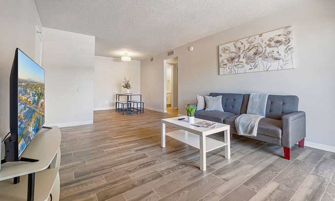 Mesa Apartment | 1BR - Pool - Gym - 1 Mi To Banner Hospital
