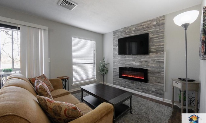 Table Rock House | 1BR Walk-In Condo - 2 Pools - FREE TICKETS INCLUDED - PR40-10