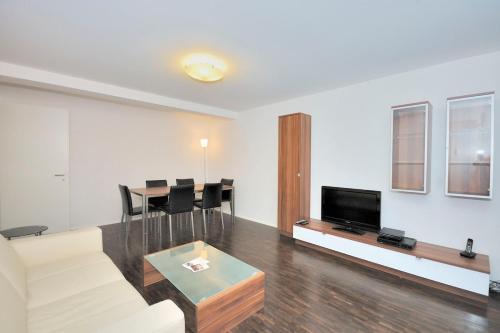 Seefeld Apartment | 1BR with balcony near lake - Flower 1