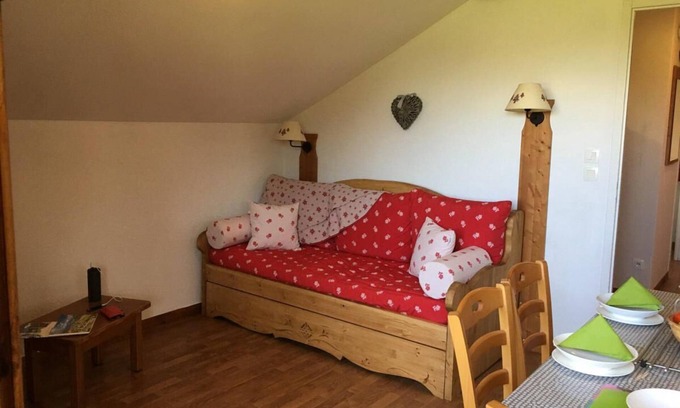 La Joue du Loup Apartment | 1st floor, balcony, tv, 32m², La Joue du Loup