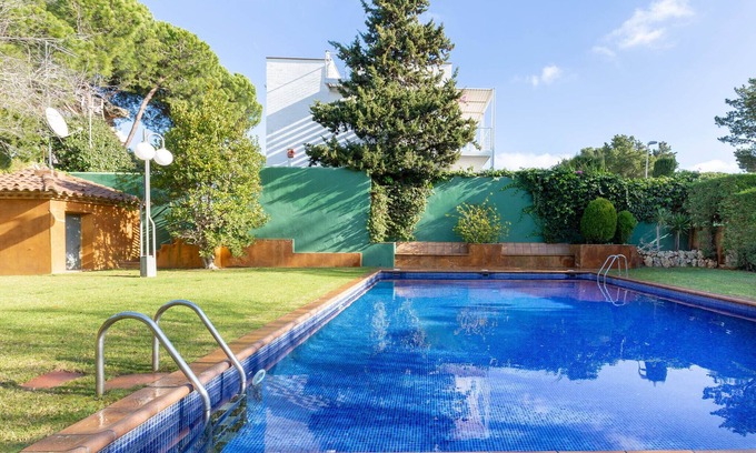 Calella de Palafrugell Villa | 1VICK 01 - Beautiful house in a quiet area with pool near the beach of Calella de Palafrugell