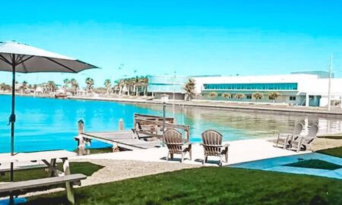 Madeira Beach Condo | 2/2 Beach Condo W/Dock!