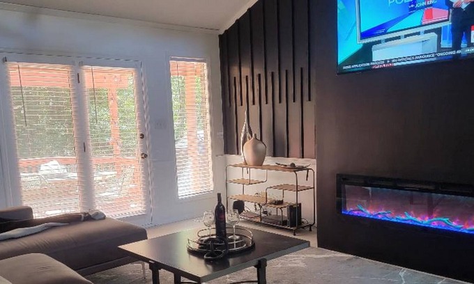 Monroe County House | 2.2 Miles from Shoppes at Rivers Crossing in highly sought after North Macon