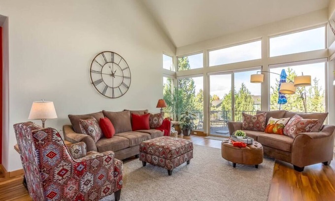Redmond House | 2 Bd/2 Bth, Eagle Crest Resort, Resort Amenities!