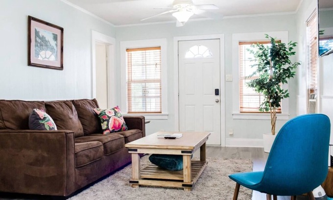 Torrance House | 2 BD in Quiet Neighborhood + AC, Desk, Fast Wifi