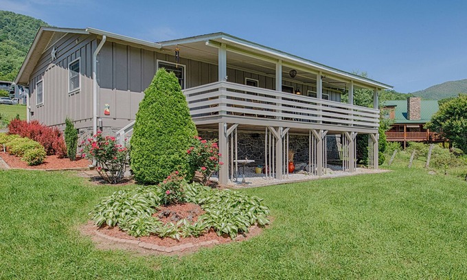 Maggie Valley Cottage | 2 Bed 2 Bath Close to Town Spectacular Views Paved Covered Parking WIFI