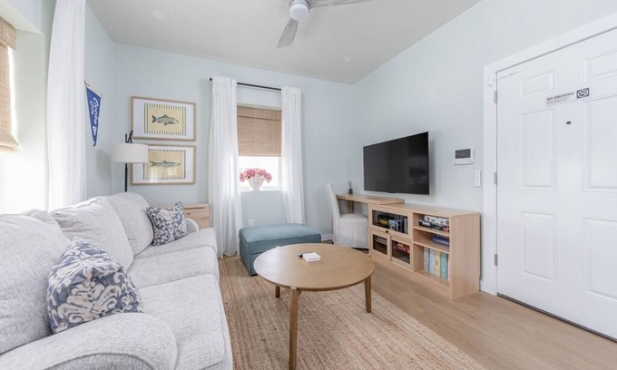 North End Condo | 2 bed/2bath, 2 blocks from beach & boardwalk with Pool and Full Linen Service!