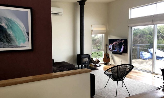 Smiths Beach House | 2 Bed Coastal Getaway - Walking distance to beach