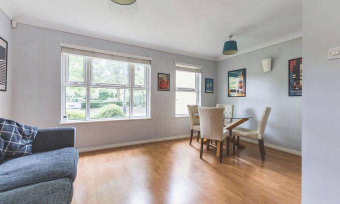 Southfield Apartment | 2-Bed Flat Prime Location Near Amenities