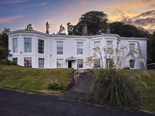 Rothesay Apartment | 2 Bed Flat - Sleeps 4 - Pets - Parking - Wifi