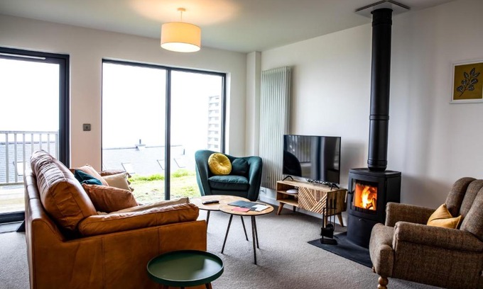 Pistyll House | 2 Bed Ground Floor Apartment - 7 Plas