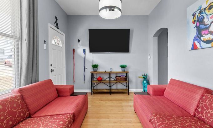 St. Louis House | 2 Bed House★Short/Long Term Stays★Backyard★W/D