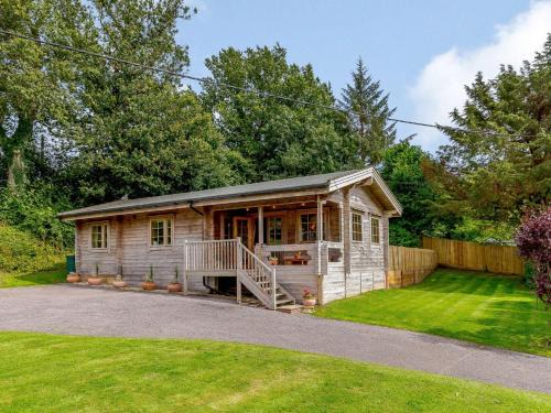 Child Okeford House | 2 Bed in Blandford Forum 61027