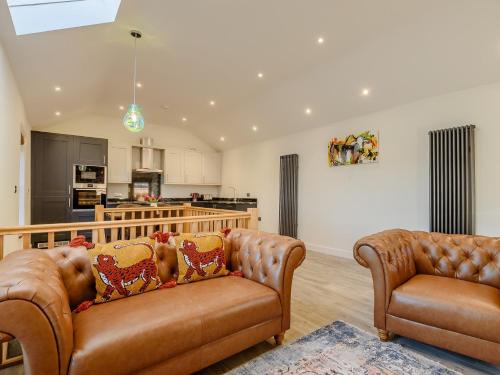 Dalston House | 2 Bed in Dalston 93820