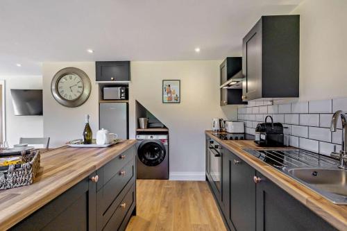 Messing House | 2 Bed in Feering oc-p29293