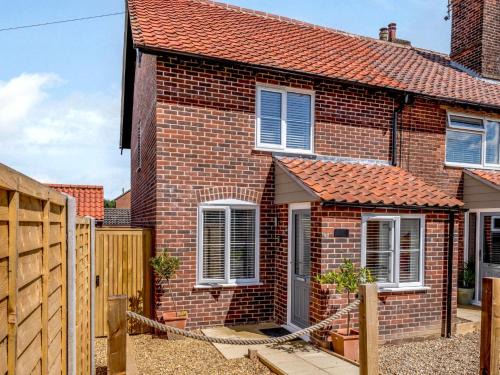 Mundesley House | 2 Bed in Mundesley 83314