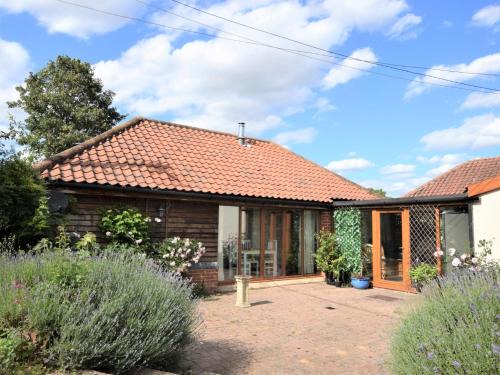 East Harling House | 2 Bed in Thetford 64075