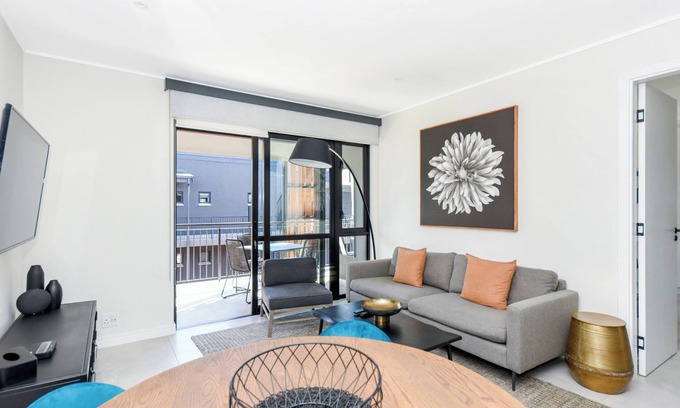 Greater Johannesburg Metropolitan Area Apartment | 2 Bed , Luxurious Living