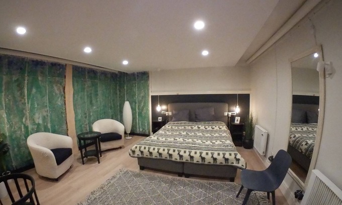 Lulea Apartment | 2 Bed Retreat - Sleeps 4 - Pets - Parking - Wifi
