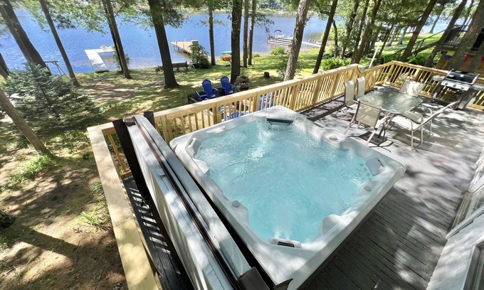 Branch Cottage | 2 Bedroom 1.5 Bath Lake Front Cottage With Dock/Hot Tub/Kayaks