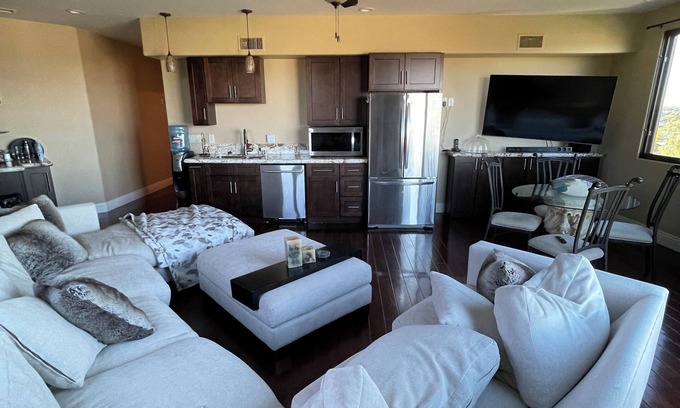 Carlsbad Apartment | 2-bedroom 2 bath attached apt in LaCosta estates with ocean view & rooftop deck