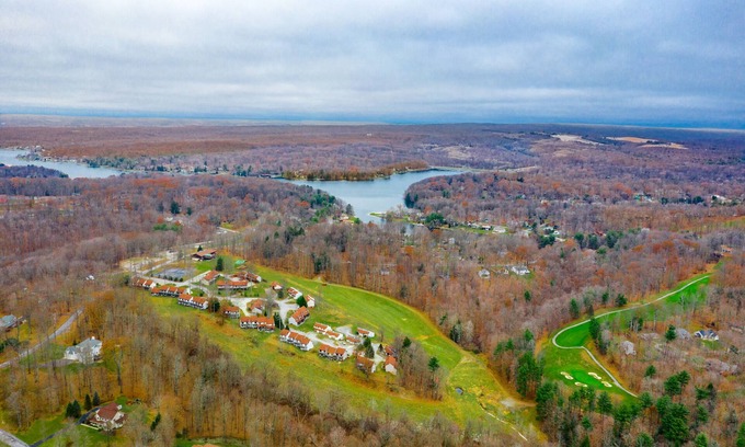 DuBois Condo | 2 Bedroom, 2 Bath Condo in Lakeside Resort Community (1 Queen & 2 Twin Beds)