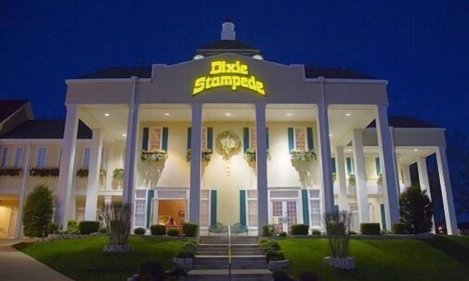 Branson Villa | 2 Bedroom, 2 Bath Grand Villa in Westgate Branson Woods Resort - Full Kitchen