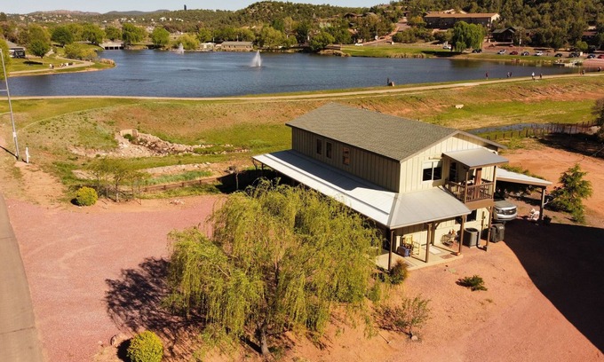 Payson House | 2-bedroom/2 Bath vacation Rental at Green Valley Park, Beautiful Views of lake