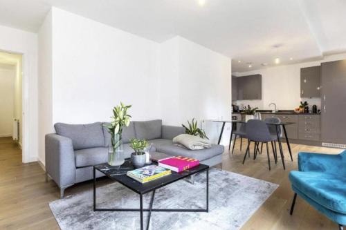 Walworth Apartment | 2 Bedroom 2 Bathroom Cosy Apartment - Zone 1 - Central London