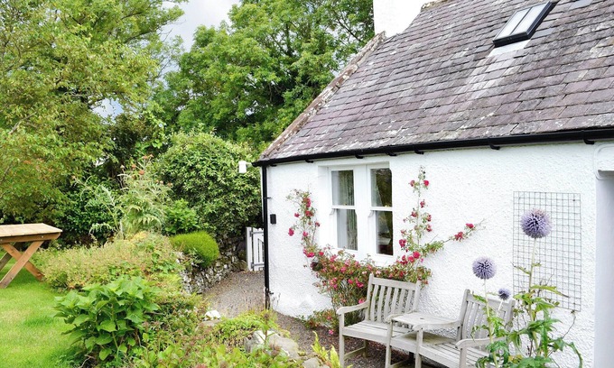 Kirkcudbright Cottage | 2 bedroom accommodation in Kirkandrews, near Kirkcudbright