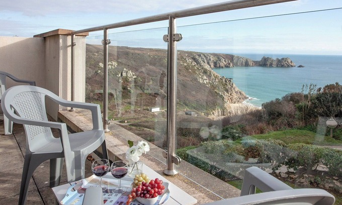 Porthcurno Apartment | 2 bedroom accommodation in Porthcurno