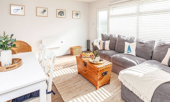 Dartmouth Cabin | 2 bedroom accommodation in Dartmouth