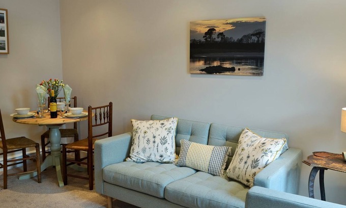 Wing Cottage | 2 bedroom accommodation in Brampton